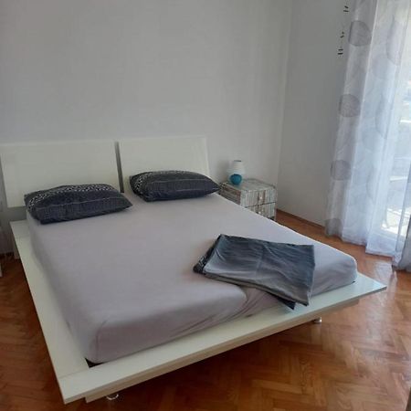 Apartman Rebeka Jezera Εξωτερικό φωτογραφία
