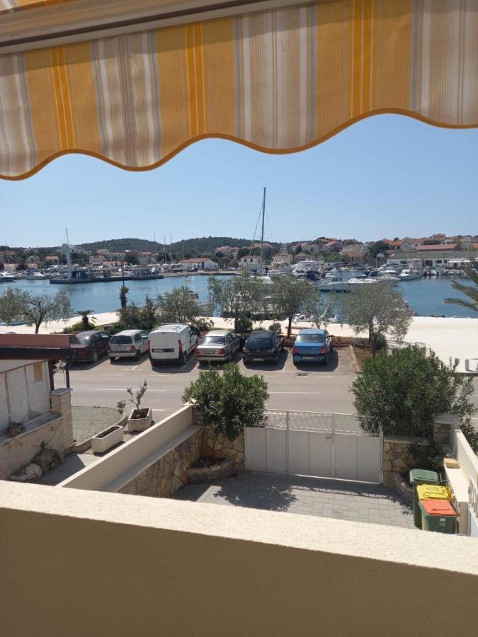 Apartman Rebeka Jezera Εξωτερικό φωτογραφία