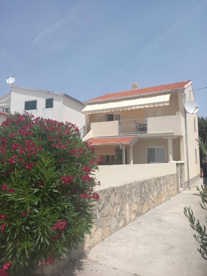 Apartman Rebeka Jezera Εξωτερικό φωτογραφία