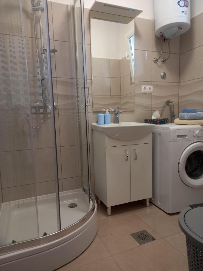 Apartman Rebeka Jezera Εξωτερικό φωτογραφία